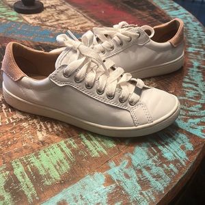 UGG Milo White sneaker